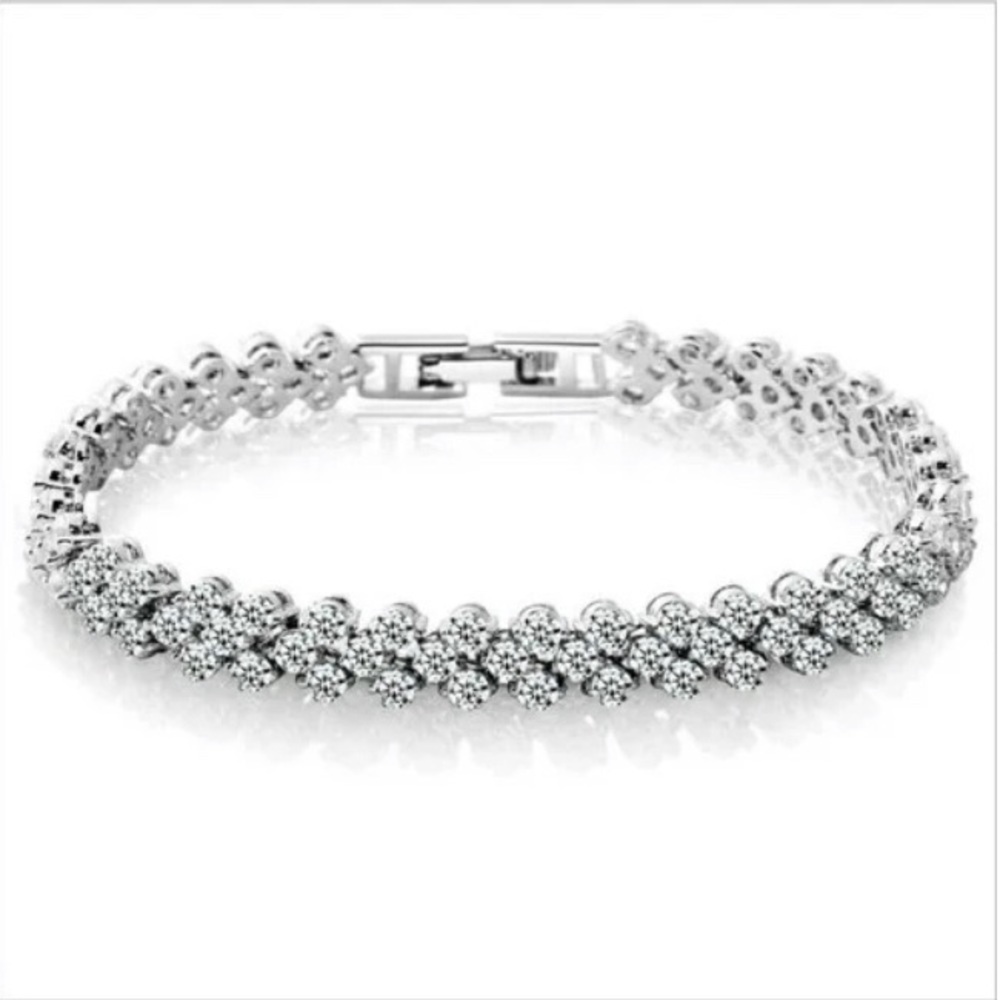 Just In ✨CZ Sterling Silver Heart Bracelet - Picture 7 of 10